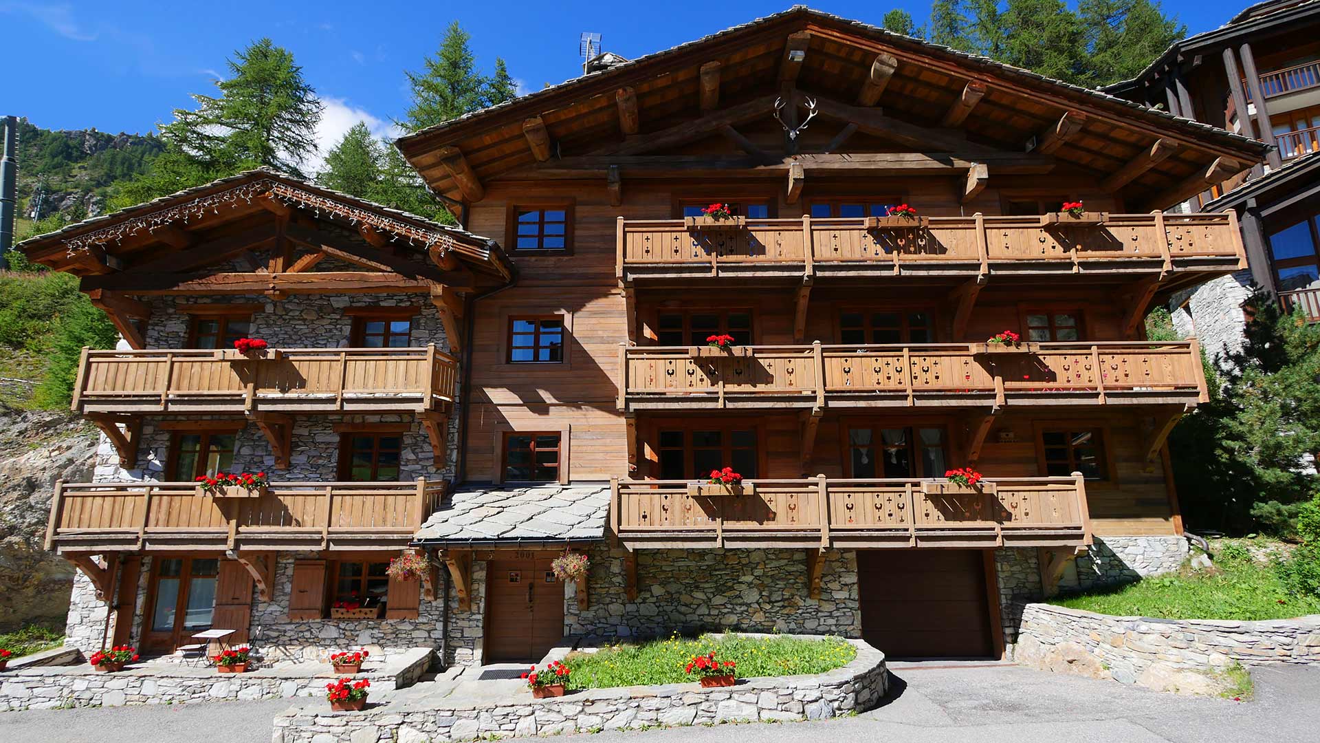 Chalet les Alpes, Val d'Isère. Location d'appartements l'été